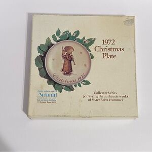 Schmid 1972 Christmas Plate - Gold and Green